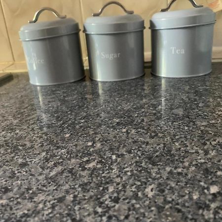 Stunning 3 Bedroom Flat In Stockwell 런던 외부 사진