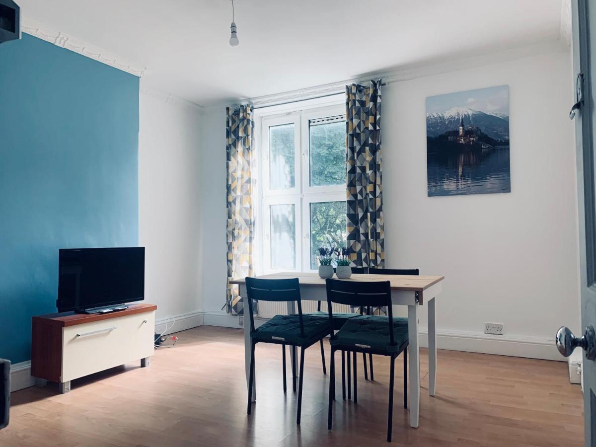 Stunning 3 Bedroom Flat In Stockwell 런던 외부 사진